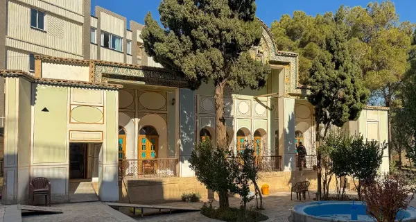 در دشت