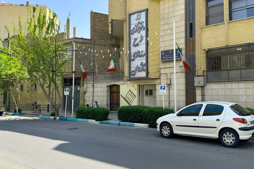 ساختمان‌ها و مراکز مهم دیگر محله باغ دریاچه