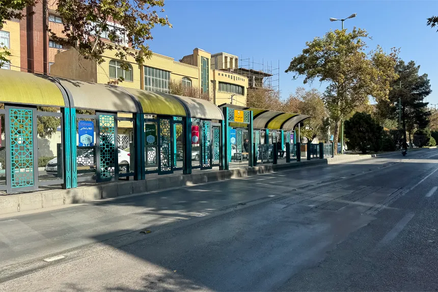 وضعیت حمل‌ونقل عمومی در محله ملک چگونه است