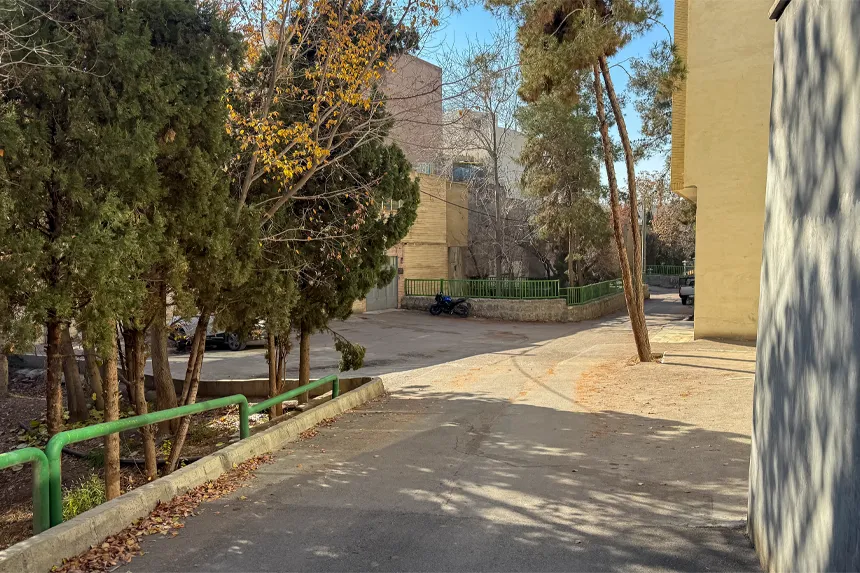 مشکلات و محدودیت‌های محله احمدآباد کدامند