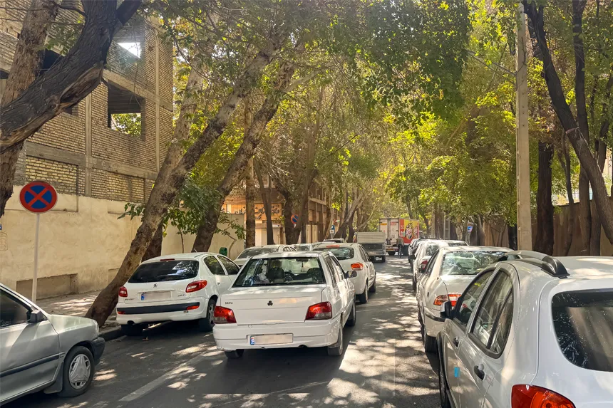 با چه چالش‌هایی در محله آذر روبه‌رو هستیم