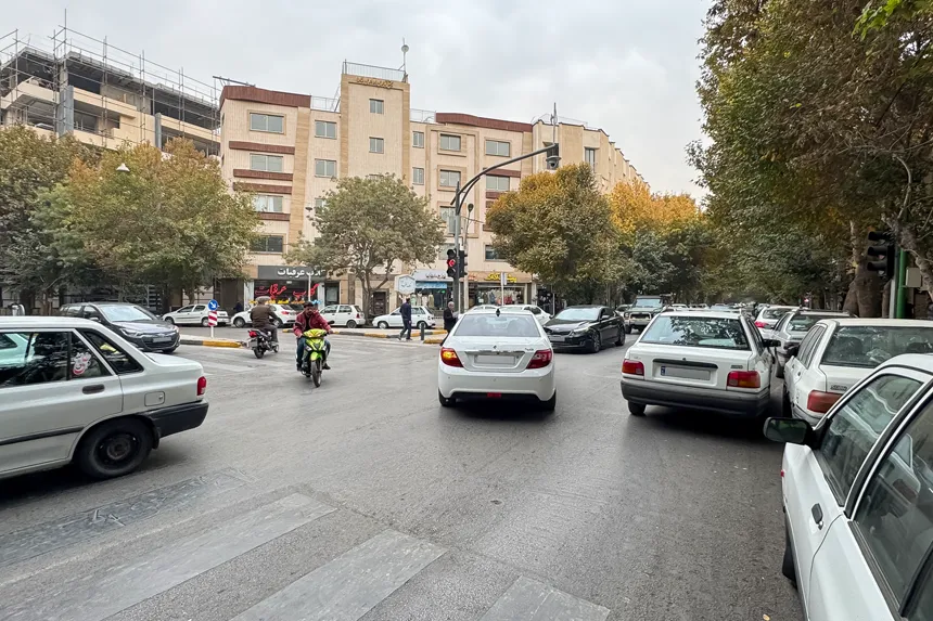 مشکلات و محدودیتهای محله خواجو کدامند مشکلات و محدودیتهای محله خواجو کدامند