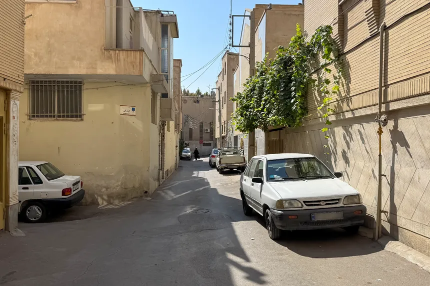 مشکلات و محدودیت‌های محله نازبند کدامند