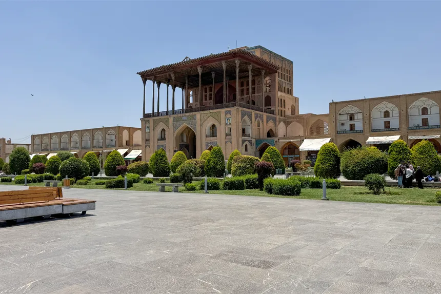 چه امکاناتی برای ورزش و تفریح در محله نقشجهان فراهم است چه امکاناتی برای ورزش و تفریح در محله نقشجهان فراهم است