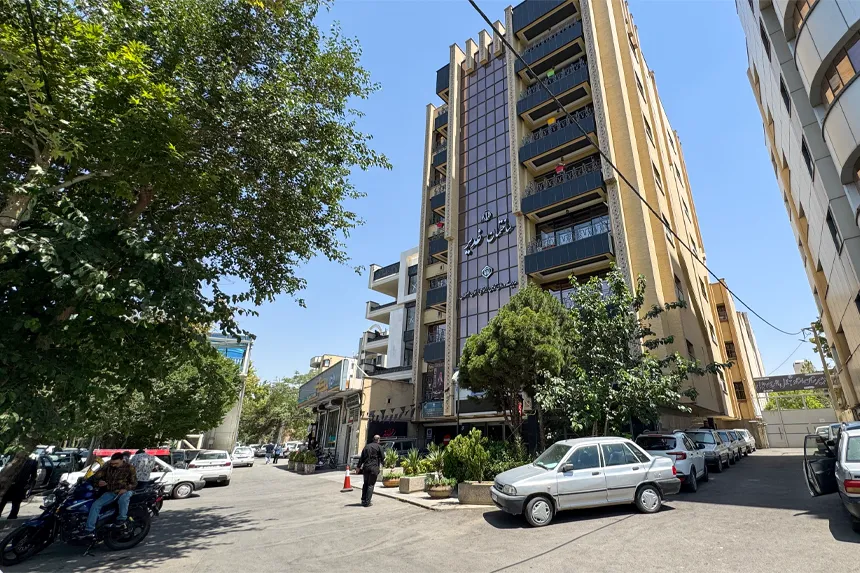 در محله فرهنگیان، کدام مراکز اداری و تجاری اهمیت ویژهای دارند در محله فرهنگیان، کدام مراکز اداری و تجاری اهمیت ویژهای دارند