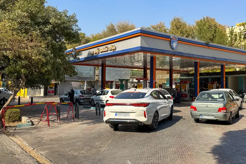 در محله فتحآباد، کدام مراکز اداری و تجاری اهمیت ویژهای دارند در محله فتحآباد، کدام مراکز اداری و تجاری اهمیت ویژهای دارند