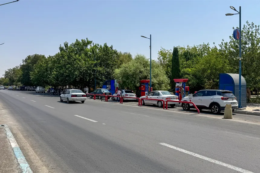 در محله شهرک فاضل، کدام مراکز اداری و تجاری اهمیت ویژهای دارند در محله شهرک فاضل، کدام مراکز اداری و تجاری اهمیت ویژهای دارند