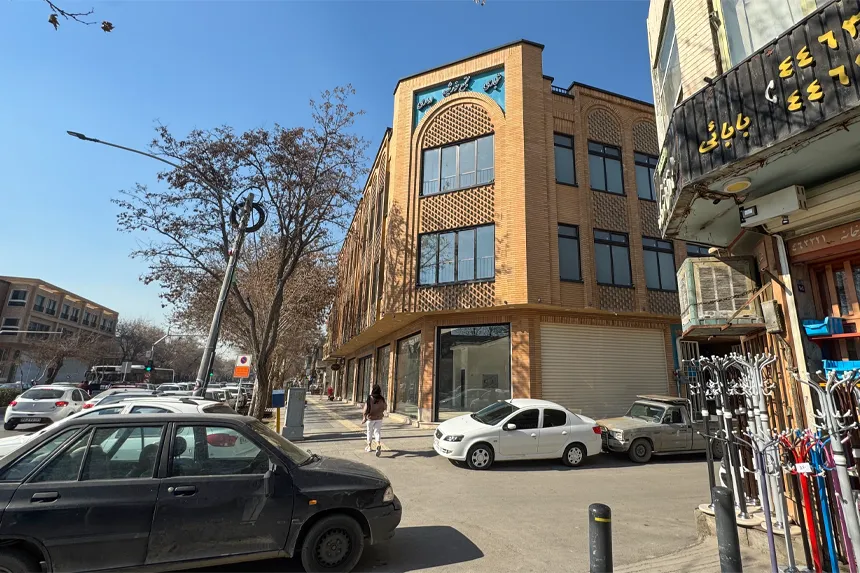 در محله سنبلستان، کدام مراکز اداری و تجاری اهمیت ویژهای دارند در محله سنبلستان، کدام مراکز اداری و تجاری اهمیت ویژهای دارند
