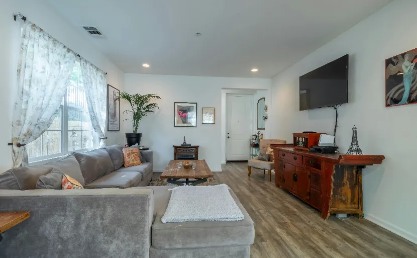 آپارتمان 95 متری دو خواب در امیریه|اجاره آپارتمان| امیریه اصفهان