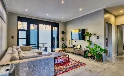 ویلایی دو طبقه 300 متری در مرداویج