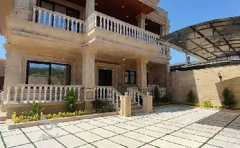 خانه ویلایی 3طبقه دو بر نور در سپاهان شهر
