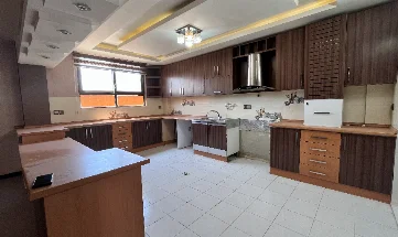 آپارتمان 130متری 3 خواب طبقه دوم در سپاهان شهر