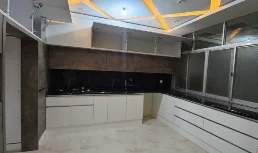 ویلایی دو طبقه 250 متری کوی امام جعفر صادق